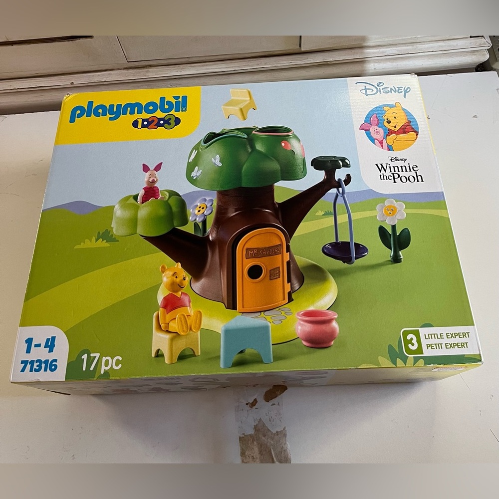 Playmobil 1.2.3 & Disney: Winnie's & Piglet's Tree House Shape Sorter preschool